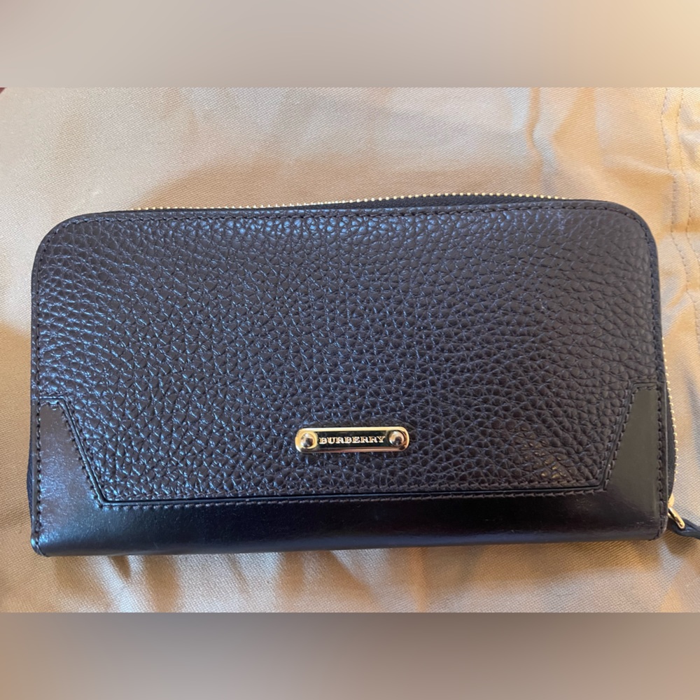 Burberry zip around wallet